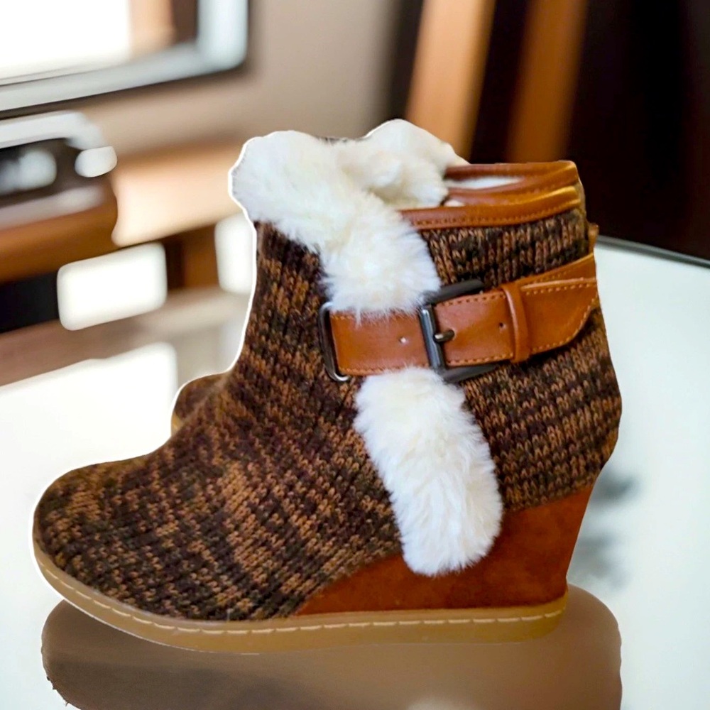 MUK LUKS MUK' Women's Annmarie Plush & Warm Fur Lining Water-Resistant Boots
